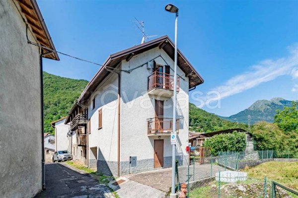 appartamento in vendita a Sant'Omobono Terme in zona Mazzoleni