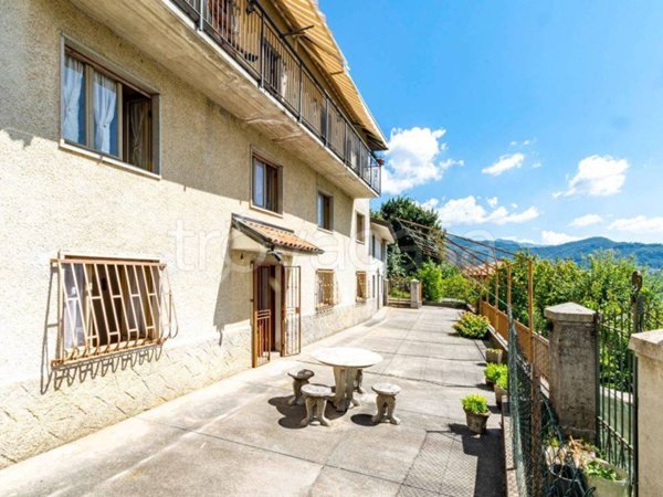 appartamento in vendita a Sant'Omobono Terme in zona Mazzoleni