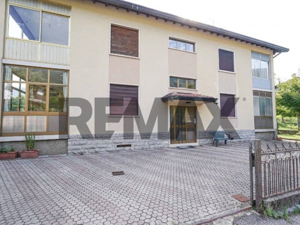 appartamento in vendita a Sant'Omobono Terme in zona Mazzoleni