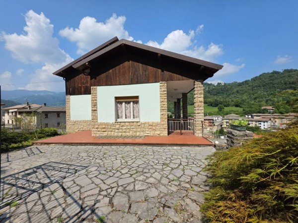 casa indipendente in vendita a Sant'Omobono Terme in zona Selino Basso
