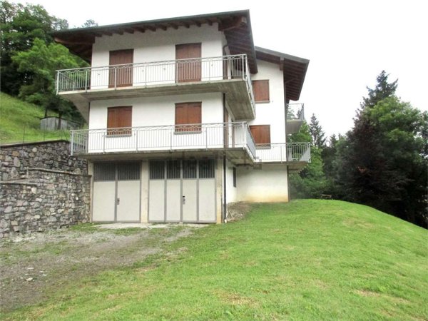 casa indipendente in vendita a Sant'Omobono Terme in zona Mazzoleni