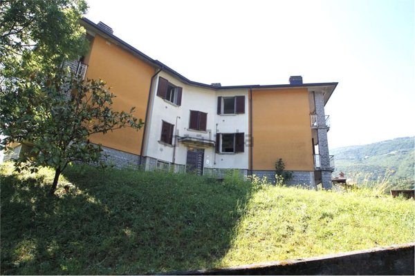 appartamento in vendita a Sant'Omobono Terme in zona Mazzoleni