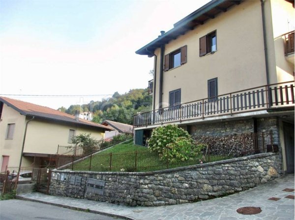 appartamento in vendita a Sant'Omobono Terme in zona Mazzoleni