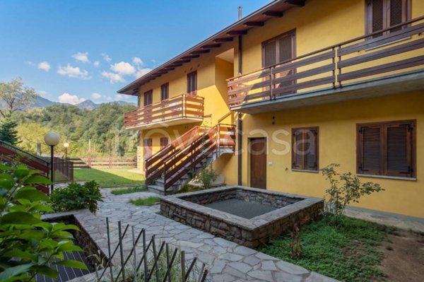 appartamento in vendita a Sant'Omobono Terme in zona Selino Basso