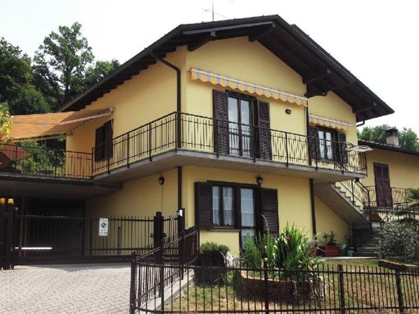 casa indipendente in vendita a Sant'Omobono Terme