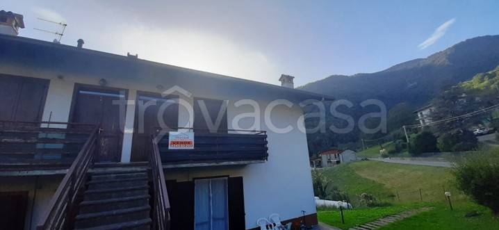 appartamento in vendita a Val Brembilla in zona Gerosa