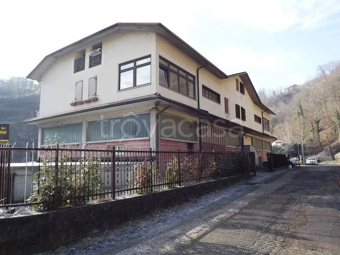 appartamento in vendita a Val Brembilla in zona Brembilla
