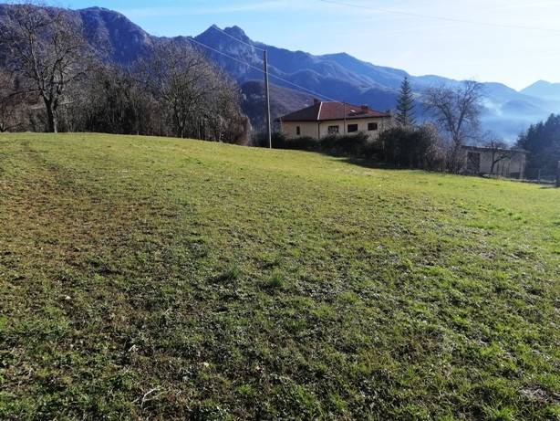 terreno edificabile in vendita a Val Brembilla in zona Gerosa