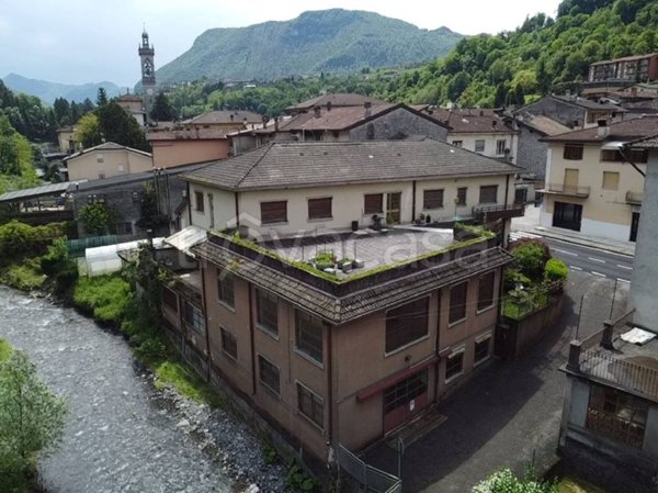 locale commerciale in vendita a Val Brembilla