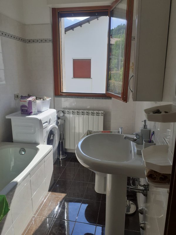 appartamento in vendita a Val Brembilla