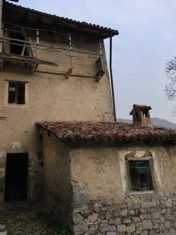 casale in vendita a Val Brembilla in zona Gerosa