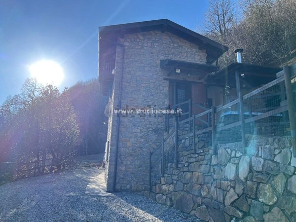 appartamento in vendita a Val Brembilla