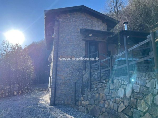 casa indipendente in vendita a Val Brembilla in zona Brembilla