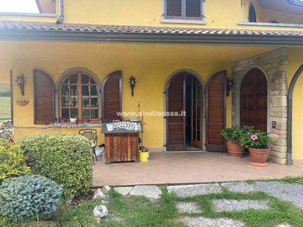 casa indipendente in vendita a Val Brembilla in zona Brembilla