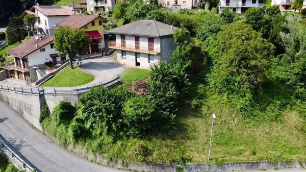 casa indipendente in vendita a Val Brembilla