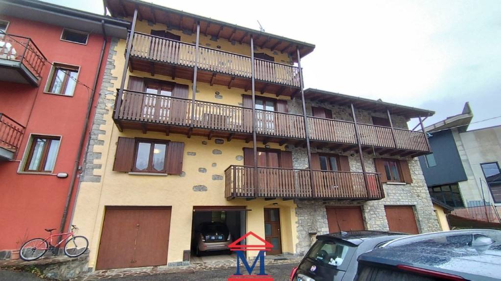 appartamento in vendita a Val Brembilla