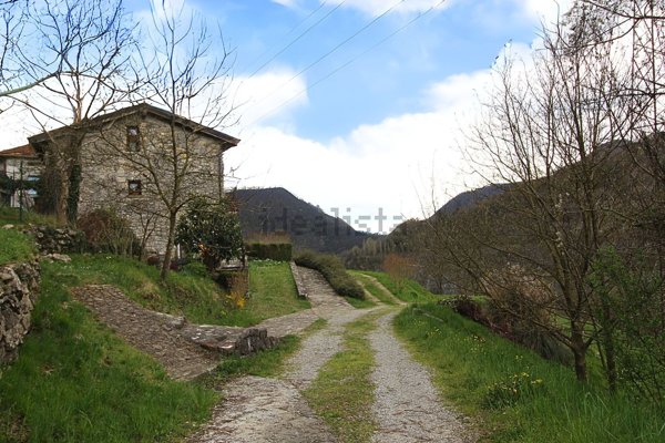 pentavano in vendita a Val Brembilla