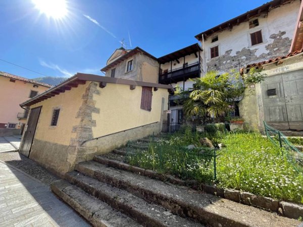 appartamento in vendita a Val Brembilla in zona Brembilla