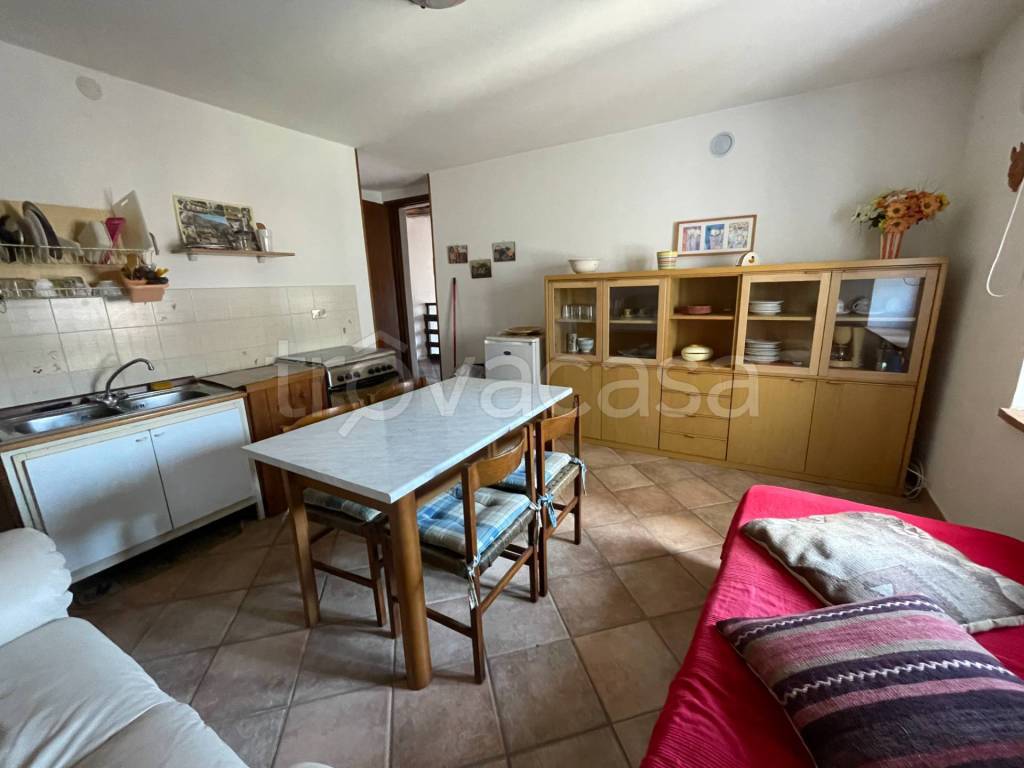 appartamento in vendita a Val Brembilla