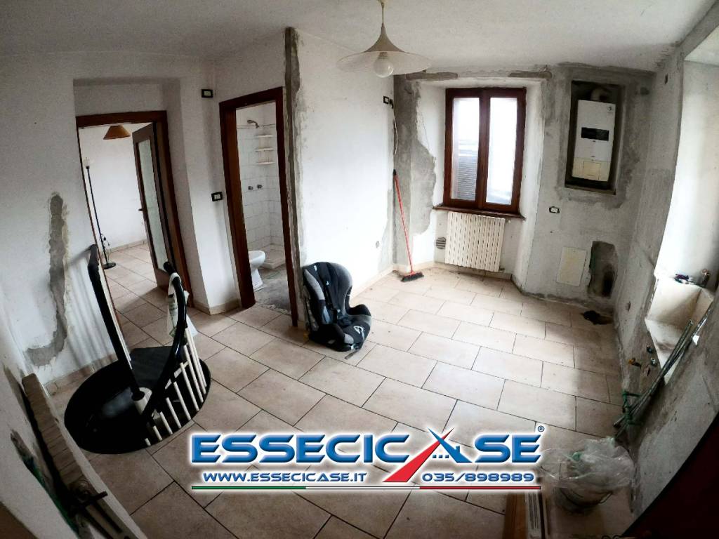 appartamento in vendita a Val Brembilla in zona Brembilla