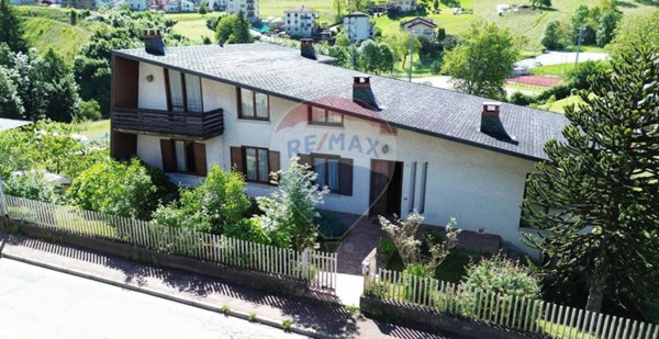 casa indipendente in vendita a Val Brembilla in zona Brembilla