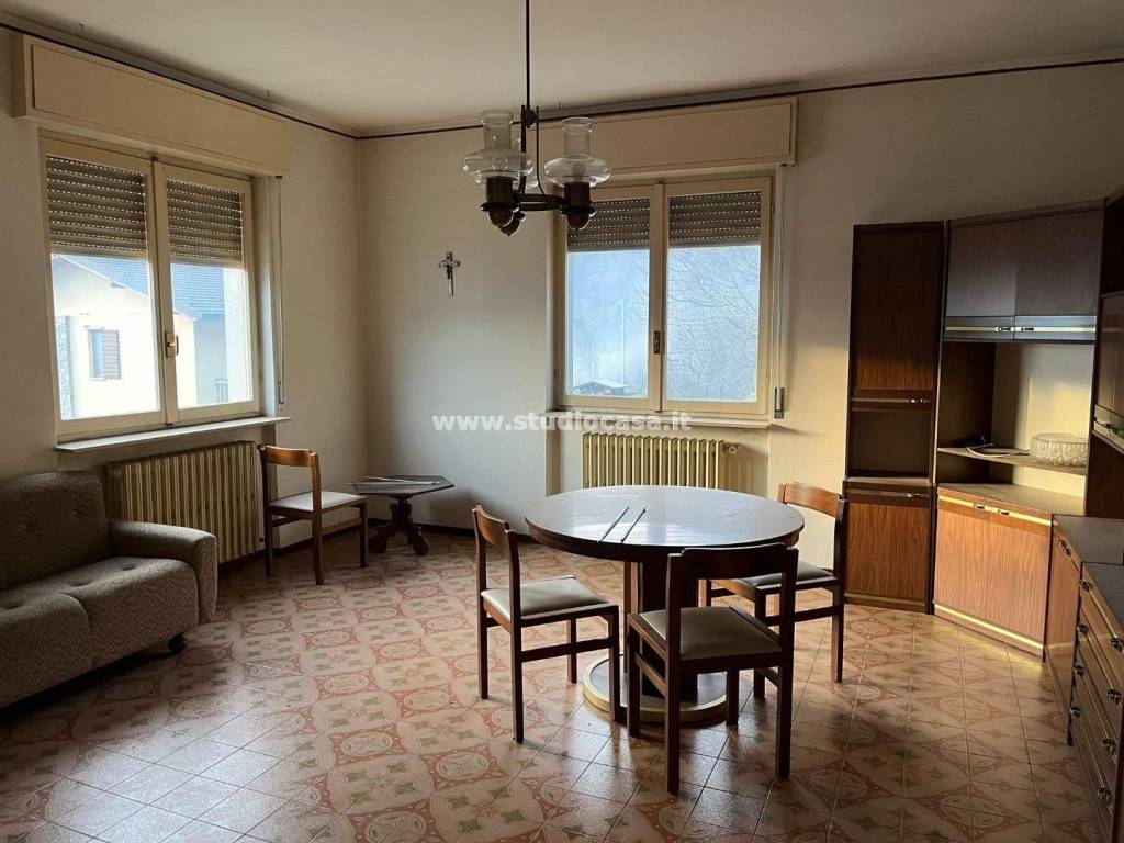 casa indipendente in vendita a Val Brembilla