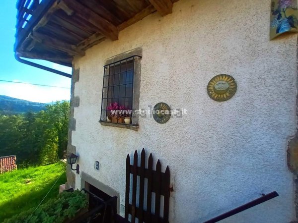 appartamento in vendita a Val Brembilla