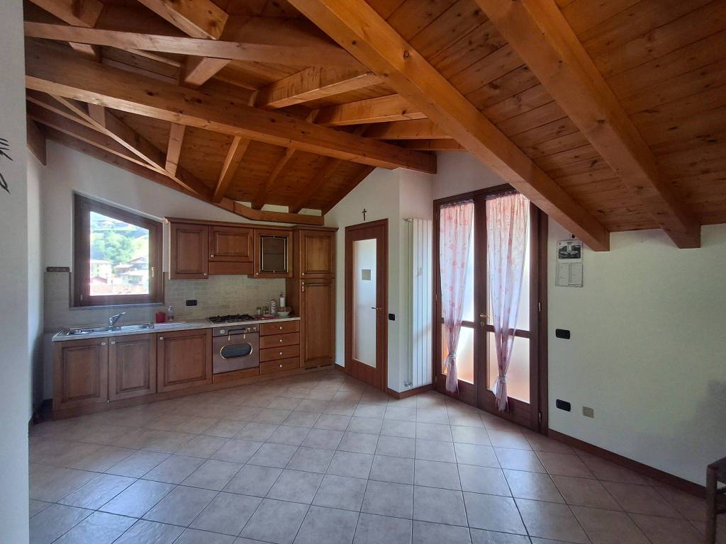 appartamento in vendita a Val Brembilla in zona Brembilla