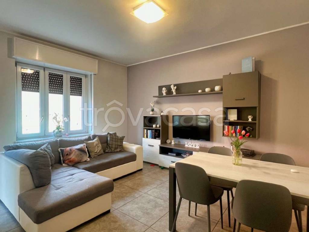 appartamento in vendita a Val Brembilla