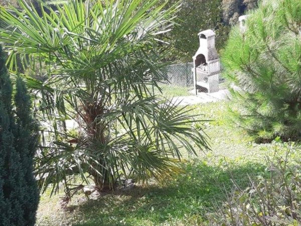 appartamento in vendita a Val Brembilla in zona Gerosa