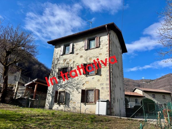 appartamento in vendita a Val Brembilla
