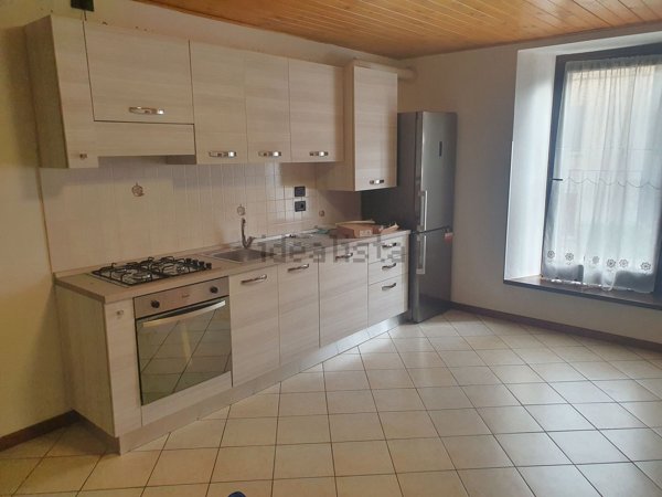 appartamento in vendita a Val Brembilla
