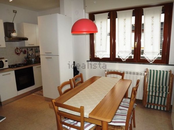 appartamento in vendita a Val Brembilla in zona Gerosa