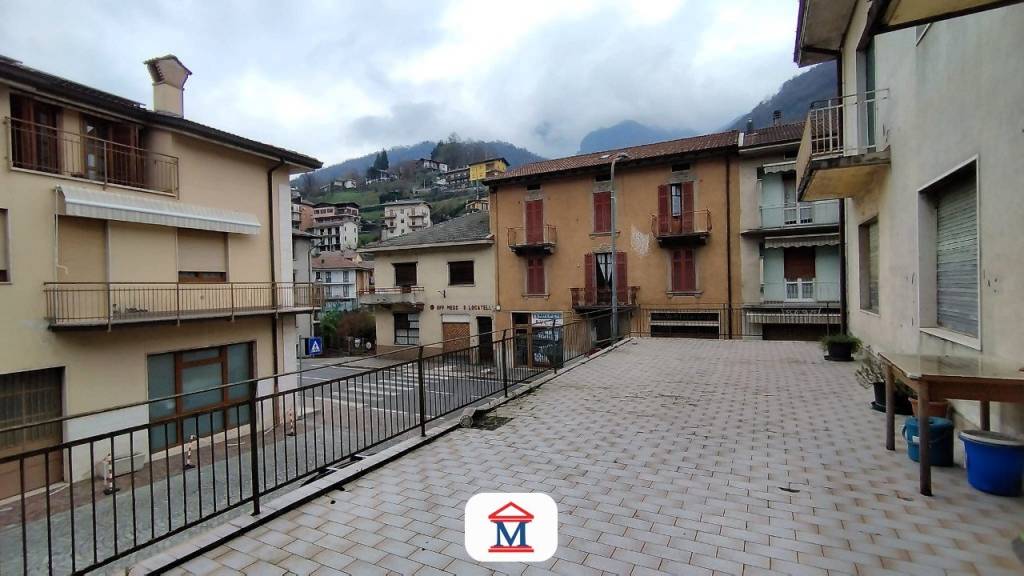 appartamento in vendita a Val Brembilla in zona Brembilla