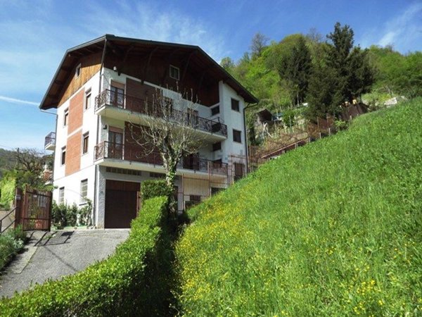 appartamento in vendita a Val Brembilla in zona Brembilla