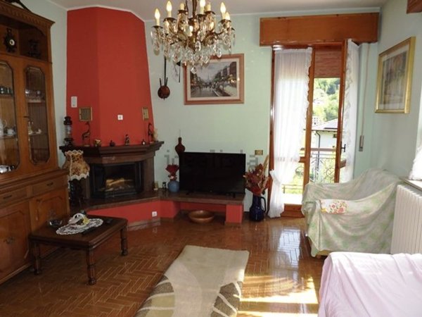 appartamento in vendita a Val Brembilla in zona Brembilla