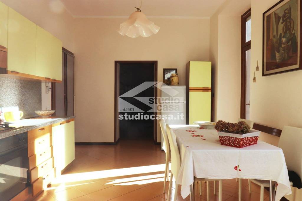 appartamento in vendita a Val Brembilla in zona Brembilla