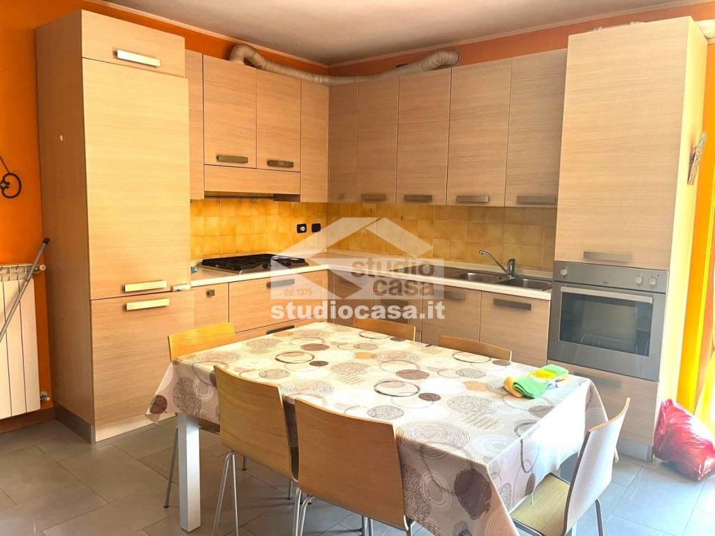 appartamento in vendita a Val Brembilla in zona Brembilla