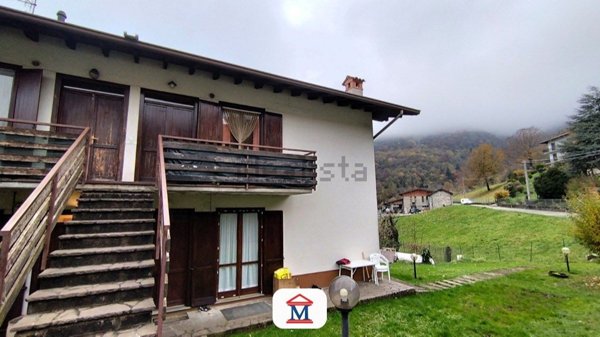appartamento in vendita a Val Brembilla in zona Gerosa