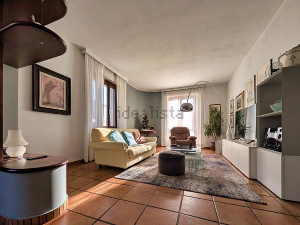 casa indipendente in vendita a Val Brembilla