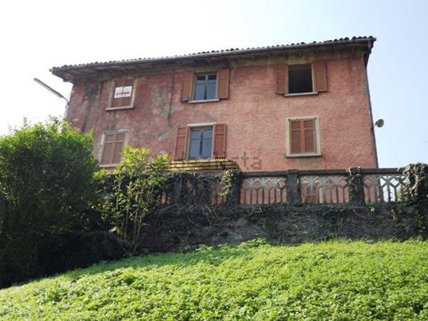 casa indipendente in vendita a Val Brembilla in zona Brembilla