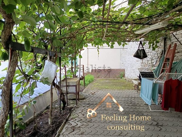 casa indipendente in vendita a Val Brembilla