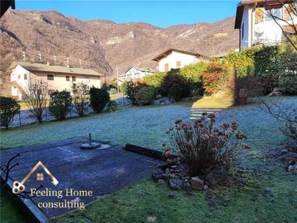 appartamento in vendita a Val Brembilla in zona Gerosa
