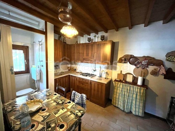 appartamento in vendita a Val Brembilla in zona Brembilla