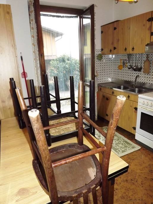 appartamento in vendita a Val Brembilla in zona Gerosa