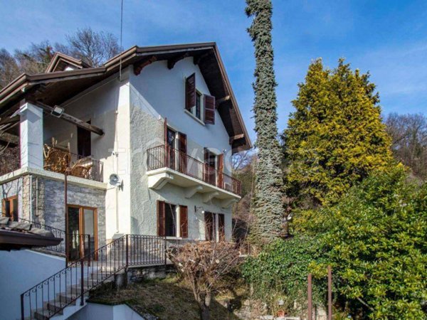 casa indipendente in vendita a Val Brembilla in zona Gerosa
