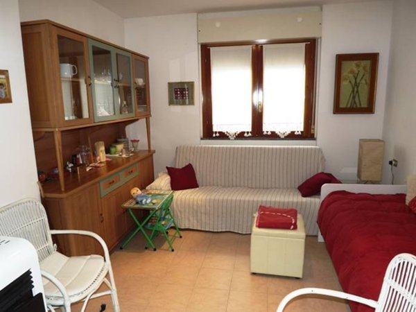 appartamento in vendita a Val Brembilla in zona Gerosa