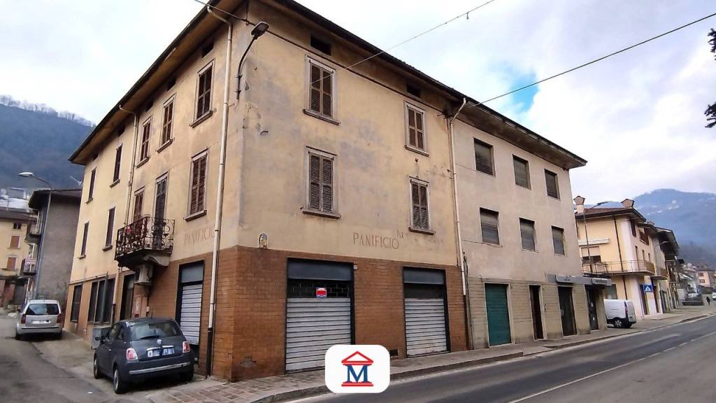 appartamento in vendita a Val Brembilla in zona Brembilla