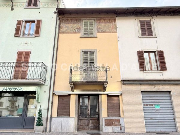 appartamento in vendita a Val Brembilla