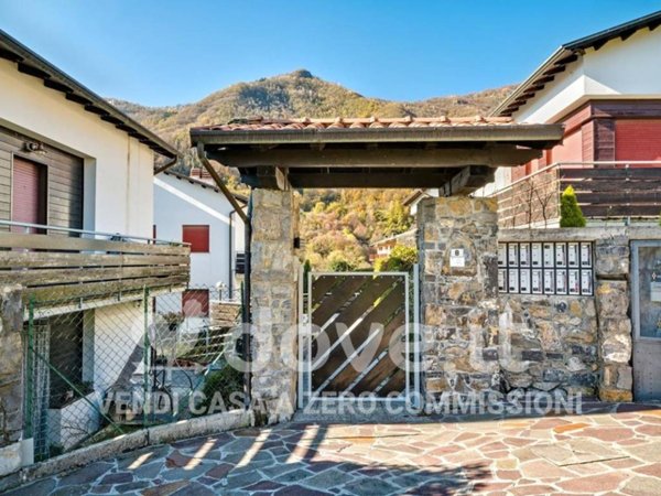 appartamento in vendita a Val Brembilla in zona Gerosa